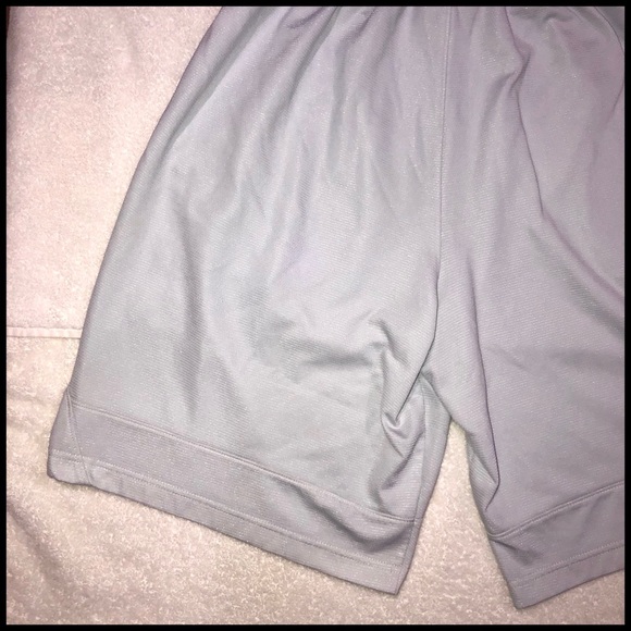 Nike DriFit ⛹🏻‍♂️🧗🏻🚣🏼🤹🏻🤺LRG Mens Shorts White Drawstring Two Pockets - Picture 9 of 16